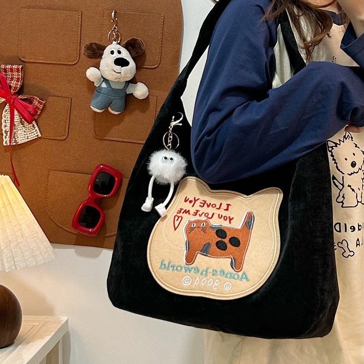 289.9USD--Charming, Fashionable and Soft Shoulder Bag-The prices of four bags