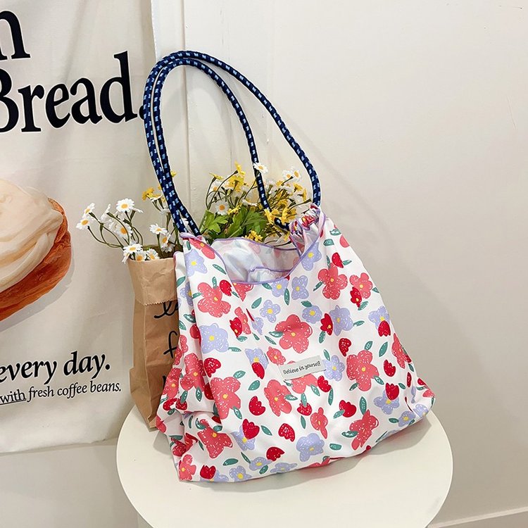159.9--Brown Fashion: A Handbag That Interprets Fashion and Practicality-The prices of three bags
